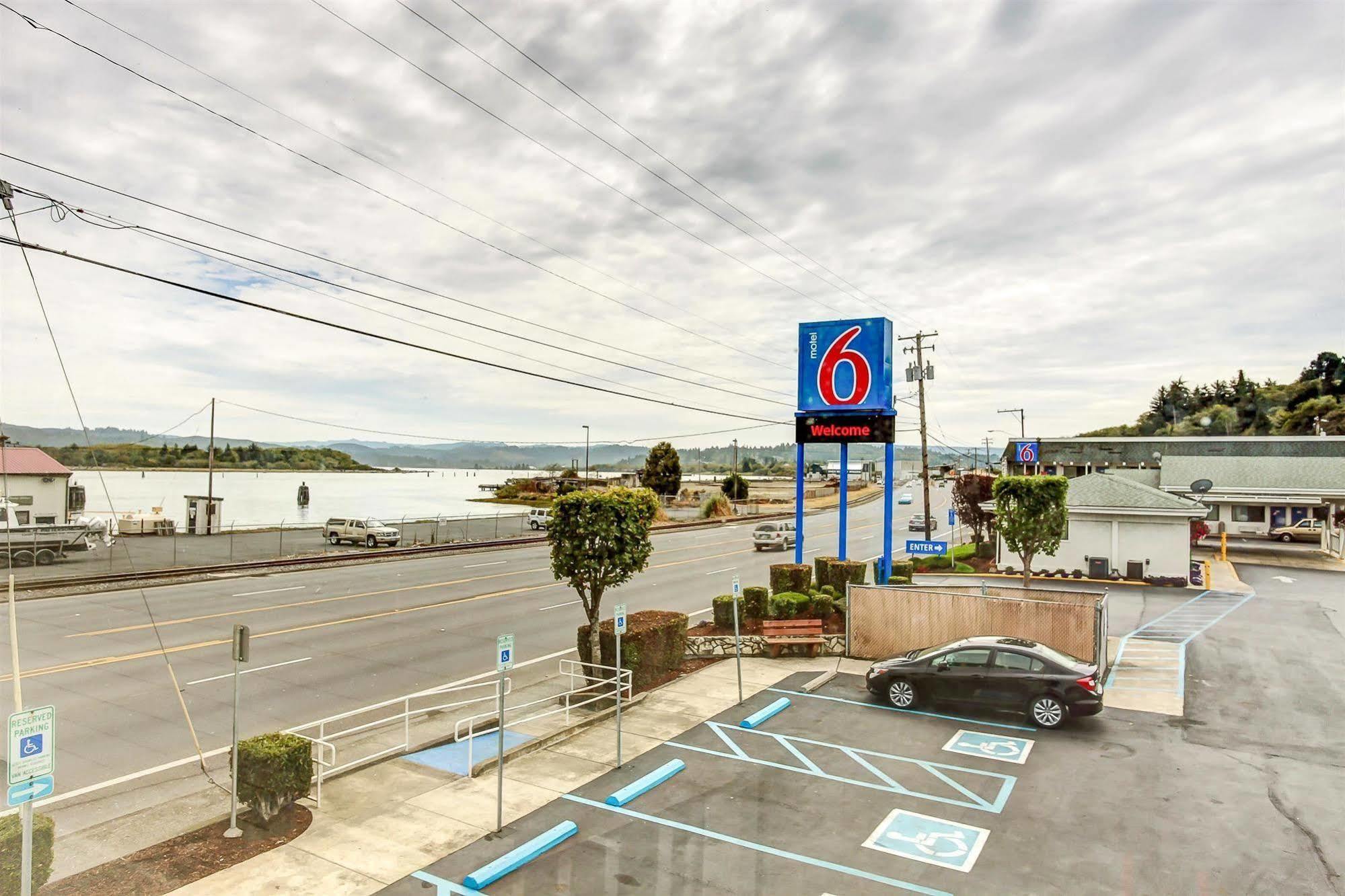 Motel 6-Coos Bay, Or ภายนอก รูปภาพ